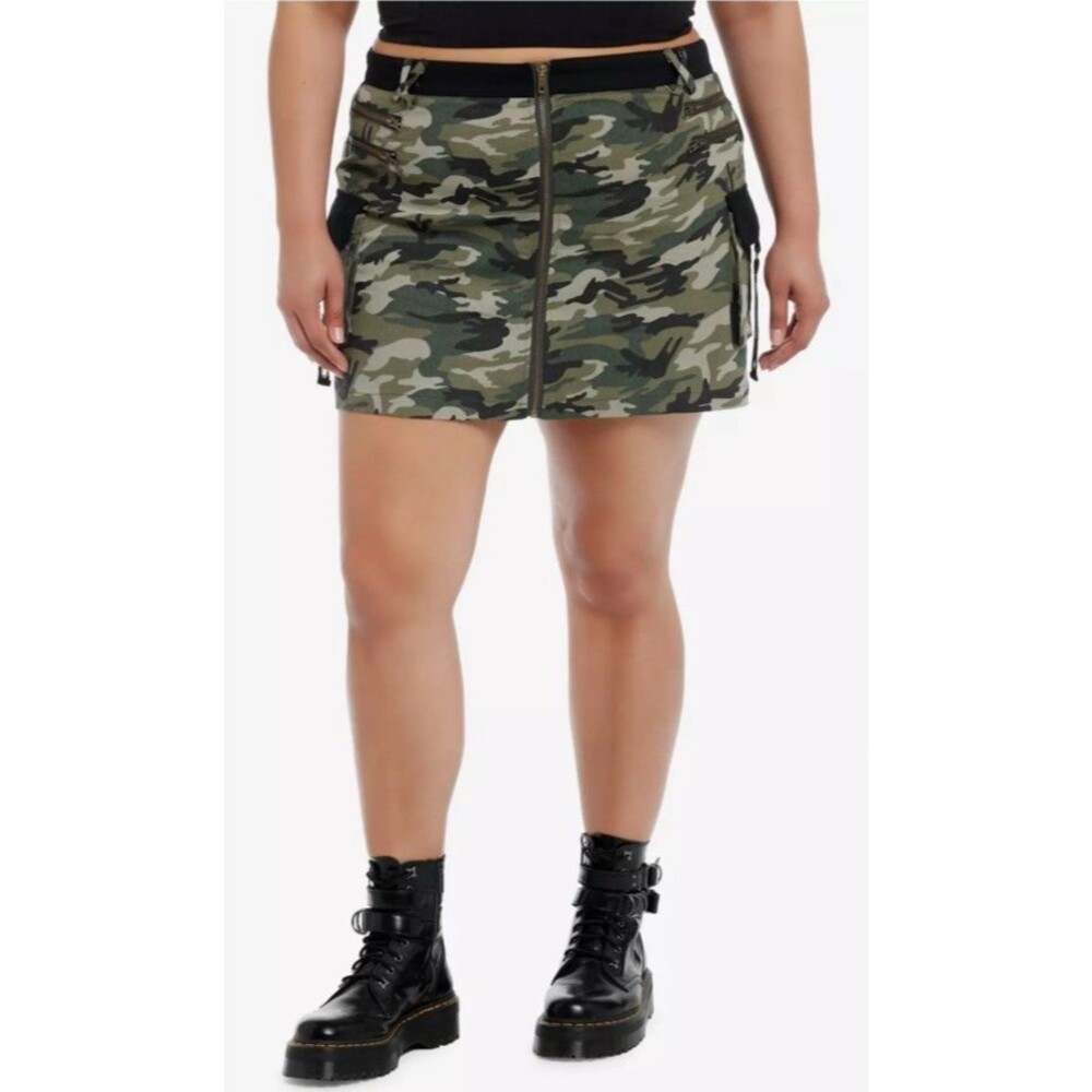 0 Daisy Street Hot Topic Green Camouflage Zipper Cargo Skirt Plus Size